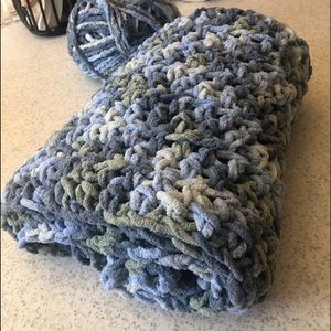 Sky blue chunky baby blanket